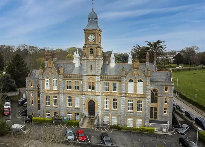 Luxury 1 Bedroom Duplex With Free Parking