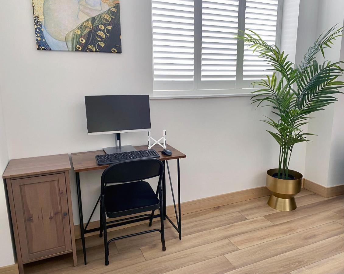 Luxury 1 Bedroom Duplex With Free Parking Plymouth